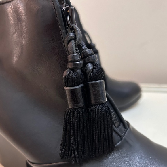 Rag & Bone Darcy Black Leather Rounded Toe Front Zip Up Tassel Ankle Boot sz 7.5 - Picture 3 of 8